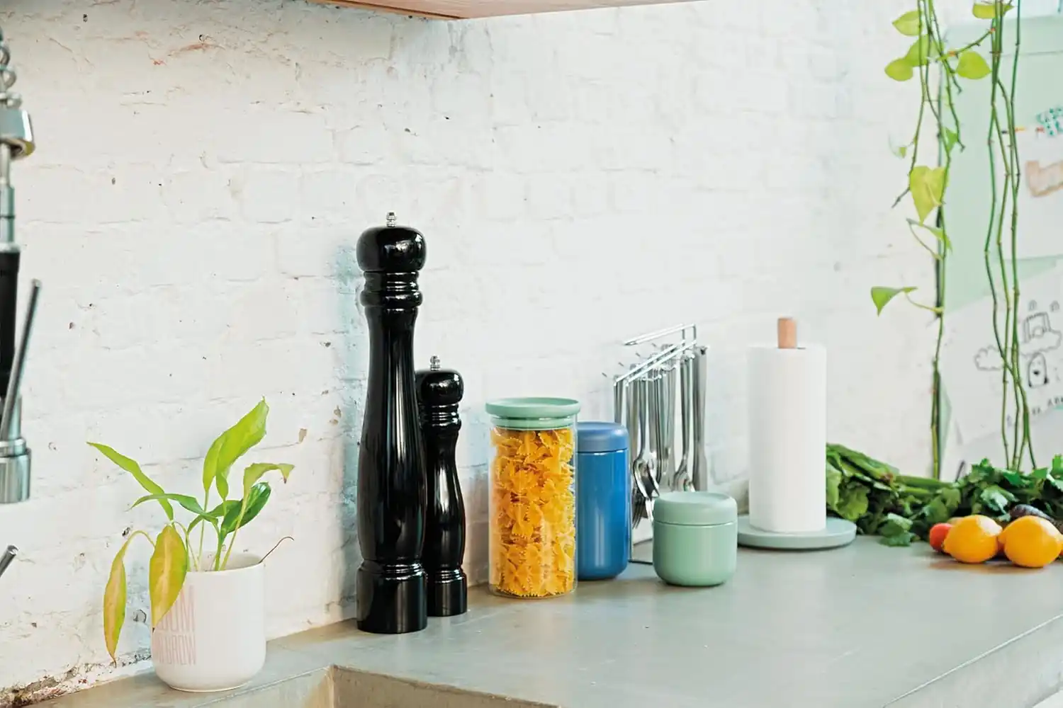 Pepper mill with ceramic grinder, 16.5cm, glossy wood finish