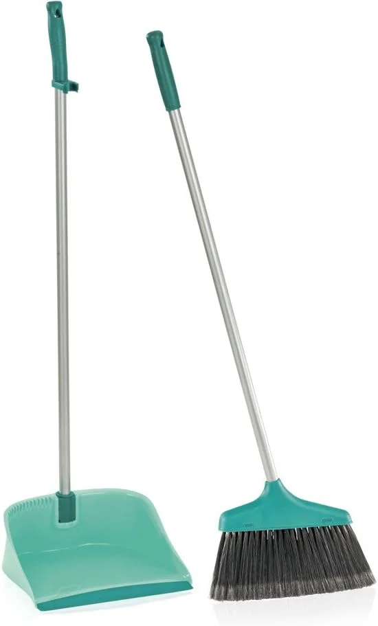 Sweeper set with split bristle tips and folding dustpan, leifheit